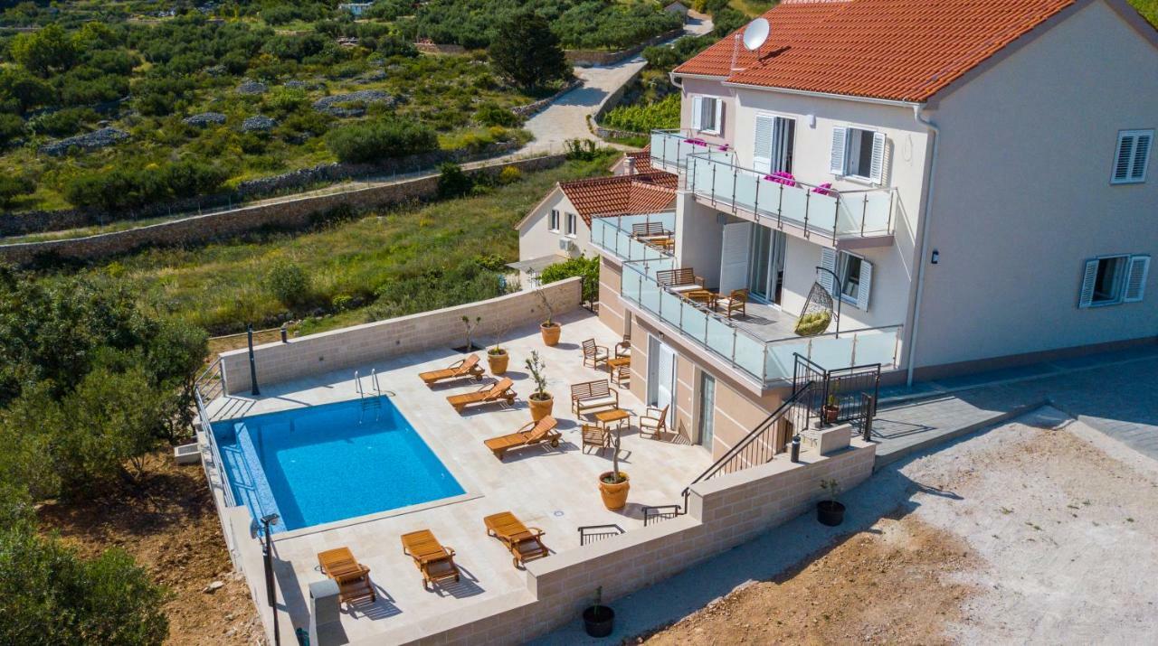 Nikola - Amazing Sea View Bol